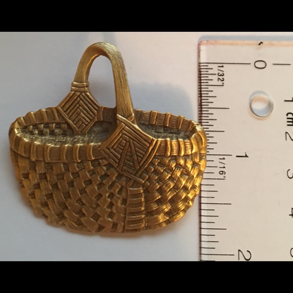 Pewter Basket Brooch by Danforth of Middlebury, Vermont, Pewterers - Picture 5 of 10